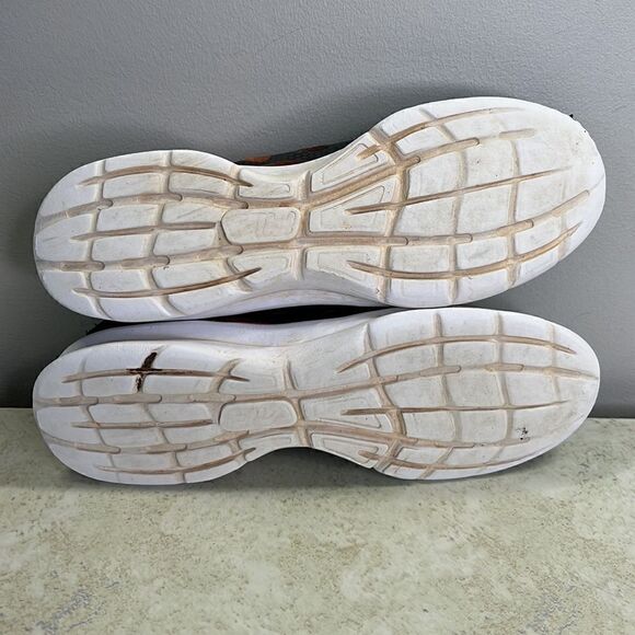 Fila Gray and Orange 11 Well-loved - Picture 7 of 9